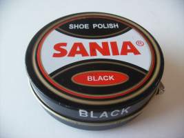 Sania  Shoe polish black kengänkiilloke - täysi tuotepakkaus  sisältö kuivunut peltiä   7x2  cm