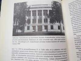 Suomalainen upseerikoulutus 200 vuotta 1779-1979 -finnish military officer´s eduacation 200 years