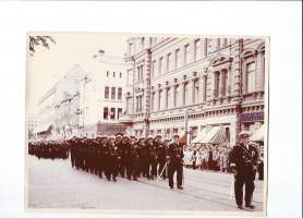 Laivasto kuivalla maalla Turku  1960-luku valokuva 18x24 cm