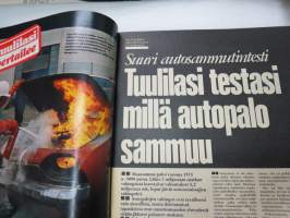 Tuulilasi 1974 nr 11, sisältää mm. seur. artikkelit / kuvat / mainokset; Kansikuva &quot;Sammutintesti&quot;, Karu korvenkulkija UAZ 469 B esittely, Vuokra-autolla