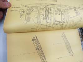 Fiat 850 T Catalogo parti di ricambio carrozzeria / Catalogue de pièces détachées carrosserie / Ersatzteilkatalog Karosserie / Bodywork spare parts catalog /