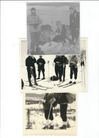 1950-luvun Lappia / hyvä on hiihtäjän hiihdellä - valokuva  3 kpl