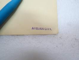 Cityperhe, Atelier City -valokuva / photograph