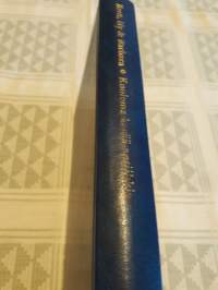 Kuolema kerää antiikkia,  Brett  Hy &amp; Barbara,  v. 1983.    Hieno johdattelu  antiikki  esineiden käytön  ja  menneisyyden  joukkoon. Lisää ulkomaisen