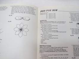 Bow making made easy - Master the art of bow tying with these step-by-step instructions... -koristerusettien ja solmukkeiden teko, englanninkielinen havainnollinen
