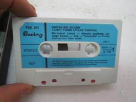 Muistojen Ruusut - Taisto Tammi laulaa tangoja, Finnlevy FDE 261  -C-kasetti / C-cassette