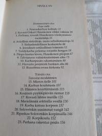 Arto Paasilinna: Rovasti  Huuskosen petomainen miespalvelija. P.1996. Suuri  suomalainen kirjakerho