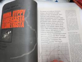 Hymy lehti 1967 nr 10 lokakuu, sis. mm. seur. artikkelit / kuvat / mainokset; Kansikuva Liana Kaarina (kuvannut J. Poutanen), Harri Piitulainen - Kolmen vuoden