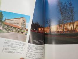 Kouvola - Ripeän kasvun kaupunki - En stad i snabb tillväxt - Stadt des schnellen aufschwungs - Boom Town - Город бурного роста 1971 -kuvateos / picture book