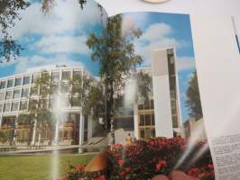 Kouvola - Ripeän kasvun kaupunki - En stad i snabb tillväxt - Stadt des schnellen aufschwungs - Boom Town - Город бурного роста 1971 -kuvateos / picture book