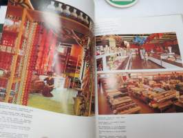 Kouvola - Ripeän kasvun kaupunki - En stad i snabb tillväxt - Stadt des schnellen aufschwungs - Boom Town - Город бурного роста 1971 -kuvateos / picture book