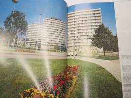 Kouvola - Ripeän kasvun kaupunki - En stad i snabb tillväxt - Stadt des schnellen aufschwungs - Boom Town - Город бурного роста 1971 -kuvateos / picture book