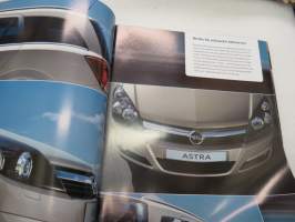 Opel Astra Caravan 2005 -myyntiesite / brochure