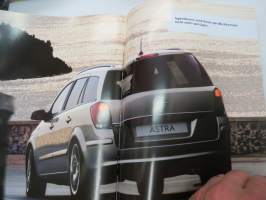 Opel Astra Caravan 2005 -myyntiesite / brochure