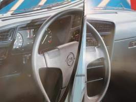Opel Ascona 1986 -myyntiesite / brochure