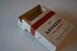 Laurens Trianon , tyhjä tupakka-aski,  tuotepakkaus