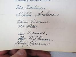 Vieraskirja alkaen 24.11.1938 - päättyen 7.6.1959, mahdollisesti diakonissan Lempi Ranki?, paljon tervehdyksiä ja nimikirjoituksia -guest book