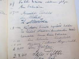 Vieraskirja alkaen 24.11.1938 - päättyen 7.6.1959, mahdollisesti diakonissan Lempi Ranki?, paljon tervehdyksiä ja nimikirjoituksia -guest book