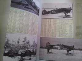 Suomen ilmavoimien hävittäjät - Historia, maalaukset ja merkinnät 1939–1945 osat 1 - 2
