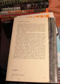 Marskin ritarit, 1968. Haastatteluromaani  kuvaa 35 ritaria ja heidän toimintatapojansa, luonnetta, velvollisuudentuntoa, oma-aloitteisuutta ja huumoria.