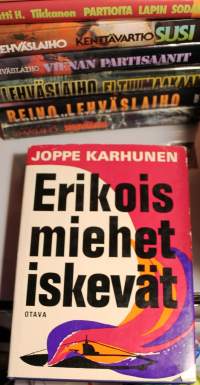 Erikoismiehet iskevät - radiotiedustelun, meri- ja ilmarintaman kärkimiehiä, 1971. 1.p. Näiden miesten sota käytiin usein poissa julkisuudesta.