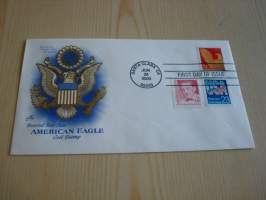 American Eagle, 2003, USA, ensipäiväkuori, FDC, kotkavaakuna on kohopainettu, hieno kuori kolmella erilaisella postimerkillä. Minulla on myös samaa kuorta