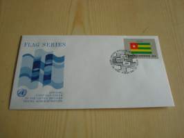 Togo, lippusarja Yhdistyneet Kansakunnat, YK, United Nations, 1986, ensipäiväkuori, FDC. Minulla on myös juuri tulleet yli 100 muuta YK:n lippusarjan