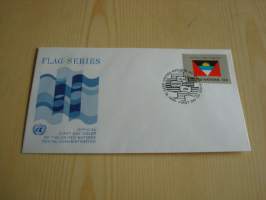 Antiqua &amp; Barbuda, lippusarja Yhdistyneet Kansakunnat, YK, United Nations, 1986, ensipäiväkuori, FDC. Minulla on myös juuri tulleet yli 100 muuta YK:n