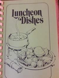 Garden of Goodnness. Pirteä englanninkielinen  keittokirja perinteisiä  amerikkalaisia  ohjeita. Painettu 1976