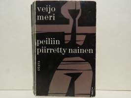 Peiliin piirretty nainen