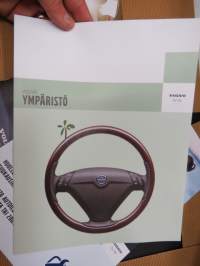 Volvo XC70 2004 -myyntiesite / kansio, jossa 2 kpl DVD ja painettua materiaalia -sales folder