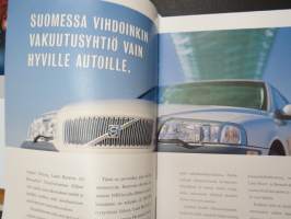 Volvo XC70 2004 -myyntiesite / kansio, jossa 2 kpl DVD ja painettua materiaalia -sales folder
