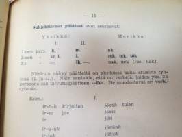 Suomesta-Unkariin Unkarinkielen oppikirja -grammar book, from finnish to hungarian language