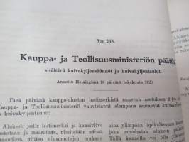 Suomen Asetuskokoelma 1920 nr 261-211 - Sisältää eri asetuksia kauppalaivastosta ja merenkulusta -statutes regarding ships and seafare