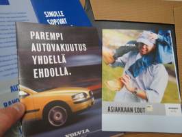 Volvo V70 2004 -myyntiesite / kansio, jossa 2 kpl DVD ja painettua materiaalia -sales folder