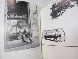 Valokuvauksen vuosikirja 1975 - Finsk fotografisk årsbok - Finnish photographic yearbook