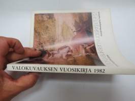 Valokuvauksen vuosikirja 1982 - Finsk fotografisk årsbok - Finnish photographic yearbook