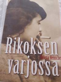 Rikoksen  varjossa  / Jena Heschen-