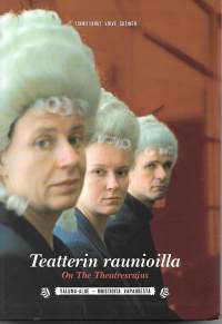 Teatterin raunioilla. On The Theatresruins