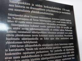 Aate ja raha -  Säästöpankit suomalaisessa yhteiskunnassa 1822-1994 -Savings Banks in finnish society