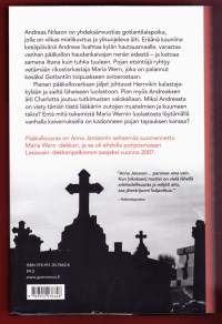 Pääkallovaras, 2008. Jännitystarina, joka nostaa esiin kiinnostavia kysymyksiä siitä, voiko lasten suojelemisessa mennä koskaan liian pitkälle.