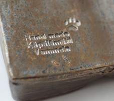 Kirja - Vammala  - metallia 6x5x2 cm