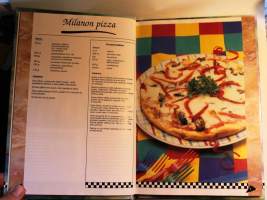 Ron Kalenuik - Alkuperäinen Pizza &amp; Pasta Keittokirja.