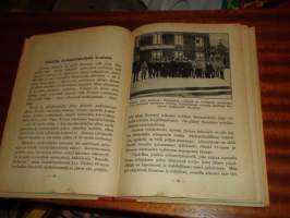 Punainen Kalenteri 1926Sis. Almanakan lisäksi mm. artikkelit; kotieläimestä ihmiseksi,