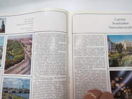 Neuvostoliiton Itämeren tasavallat - Intourist -matkailuesite / travel brochure