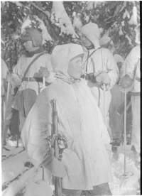 Mestariampuja Simo Häyhä, canvastaulu, A4 koko. Teen näitä vain 50 numeroitua kappaletta. Hieno esim. lahjaksi.