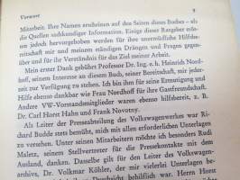 Die Volkswagen-Story - Biographie eines autos -saksankielinen käännös kuuluisasta kirjasta &quot;The Small Wonder&quot;, mukana Volkswagenwerk AG:n jouluonnittelukortti 1966