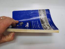 Atlas / Suomen Trikoo hinnasto 61 A kevätkausi 1961 - sukat, alusvaatteet ja puvusto -kuvitettu tuoteluettelo / catalog