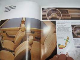 Mazda 323 Saloon 1982 -myyntiesite / brochure