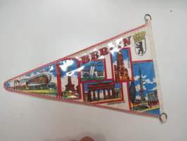Berlin -matkailuviiri / souvenier pennant